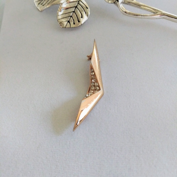 Vintage Park Lane Brooch - Picture 3 of 8